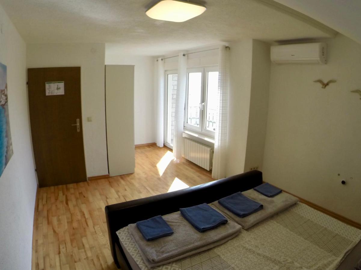 Holiday Apartment Lavanda Sumpetar Jesenice  Exteriör bild