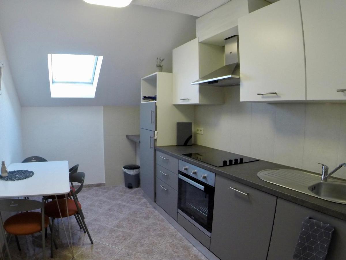 Holiday Apartment Lavanda Sumpetar Jesenice  Exteriör bild