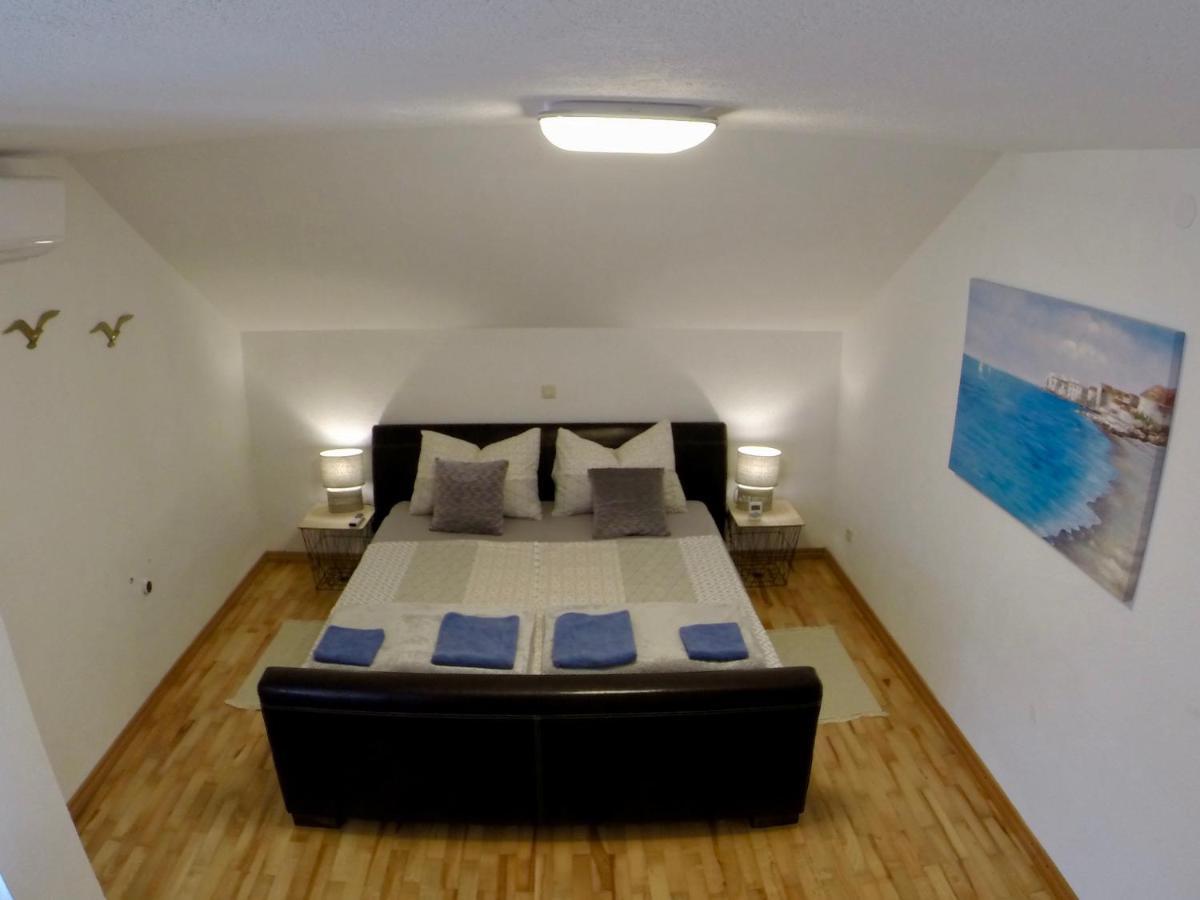 Holiday Apartment Lavanda Sumpetar Jesenice  Exteriör bild